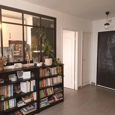 Sunny Flat In * París