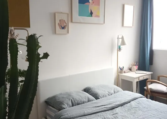 Sunny Flat In *